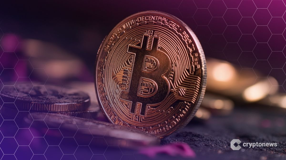 Analyst Says Bitcoin Faces Tough Path as Long-Term Holders Keep Selling